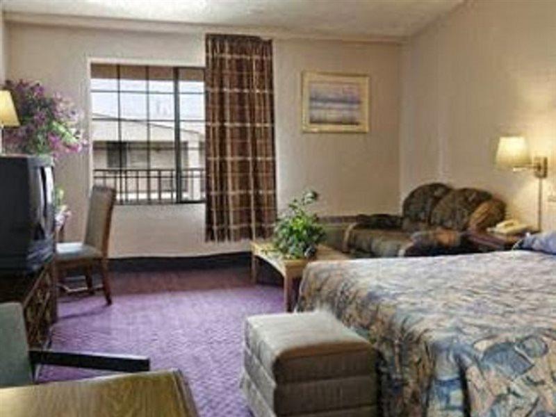 Rodeway Inn & Suites DEN Kamer foto